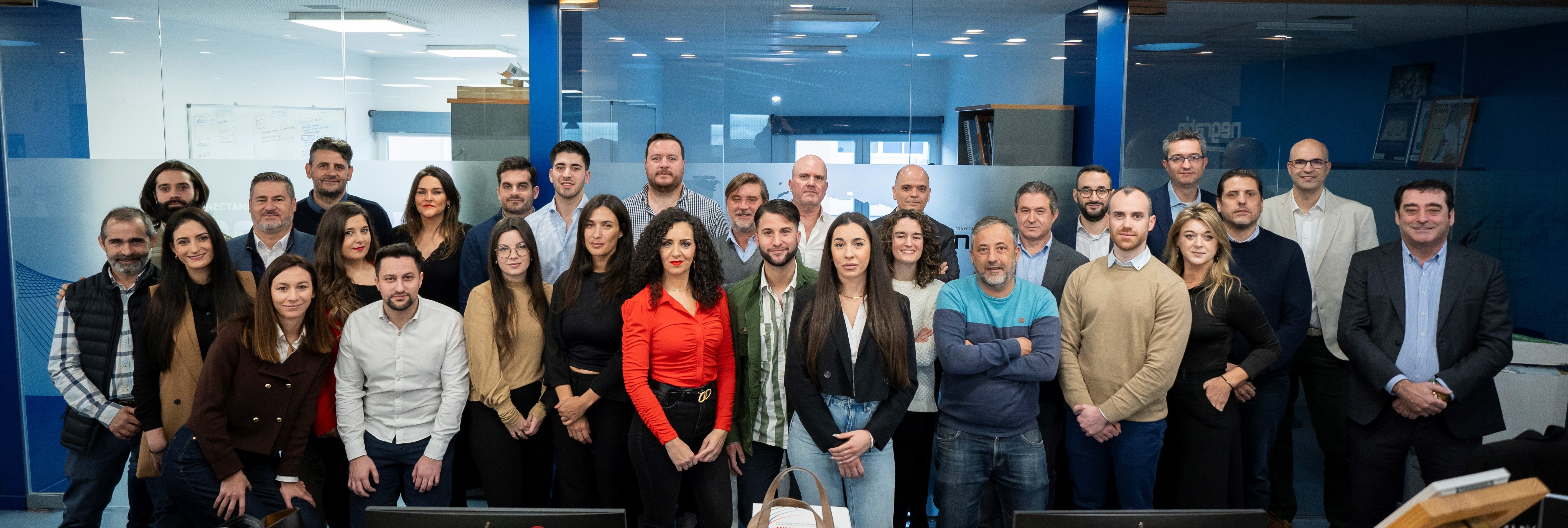 Parte del equipo en las oficinas Negratín Granada