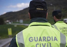 Dos fallecidos al chocar una moto y un coche en Níjar