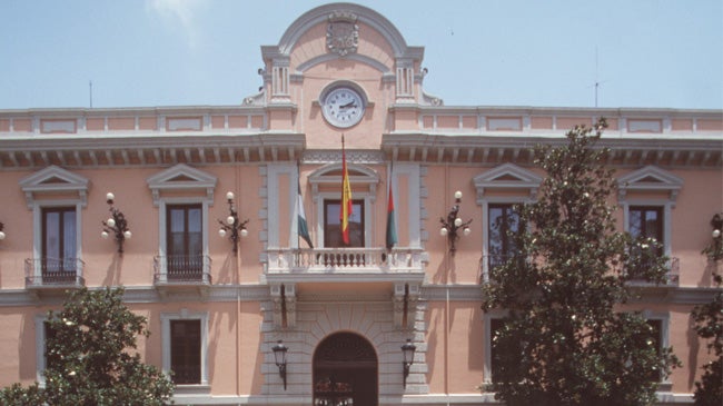 Imagen antes - Granada, ante su espejo un cuarto de siglo después