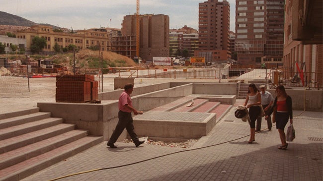 Imagen antes - Granada, ante su espejo un cuarto de siglo después