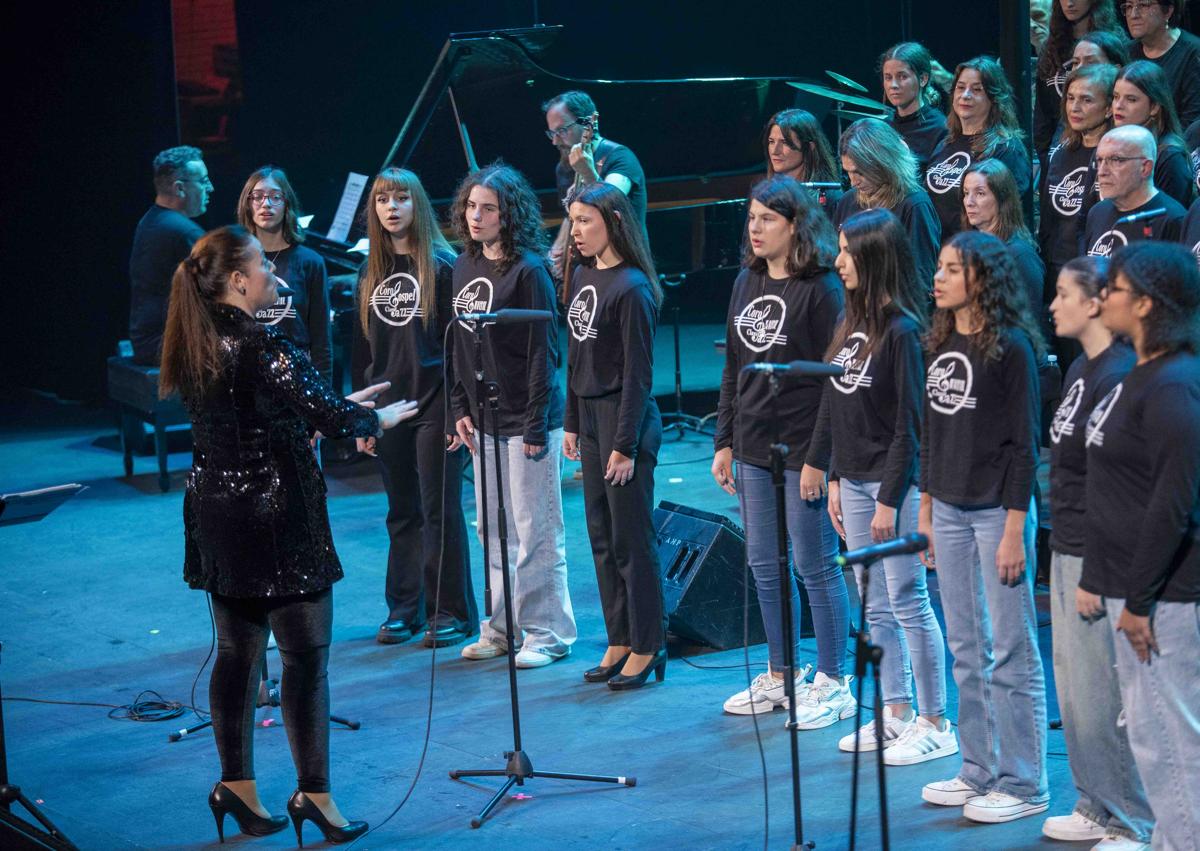 Imagen secundaria 1 - El Coro Góspel Clasijazz conecta con los corazones del público, a través de la espiritualidad de la música y las buenas voces