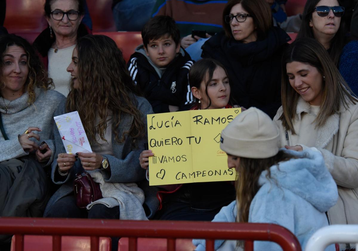 Encuéntrate en la grada en el Granada femenino-Sevilla