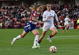 Las jugadoras del Granada en Los Cármenes.