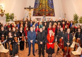 Tradicional concierto de la Coral Polifónica Ciudad de Roquetas de Mar en la Parroquia de Aguadulce