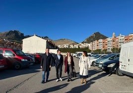 El portavoz del PSOE, Julio Millán, junto a parte de su equipo.