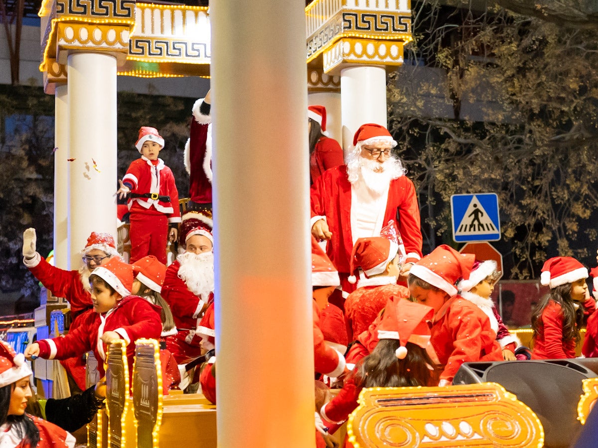 Las imágenes de la cabalgata de Papá Noel en Granada