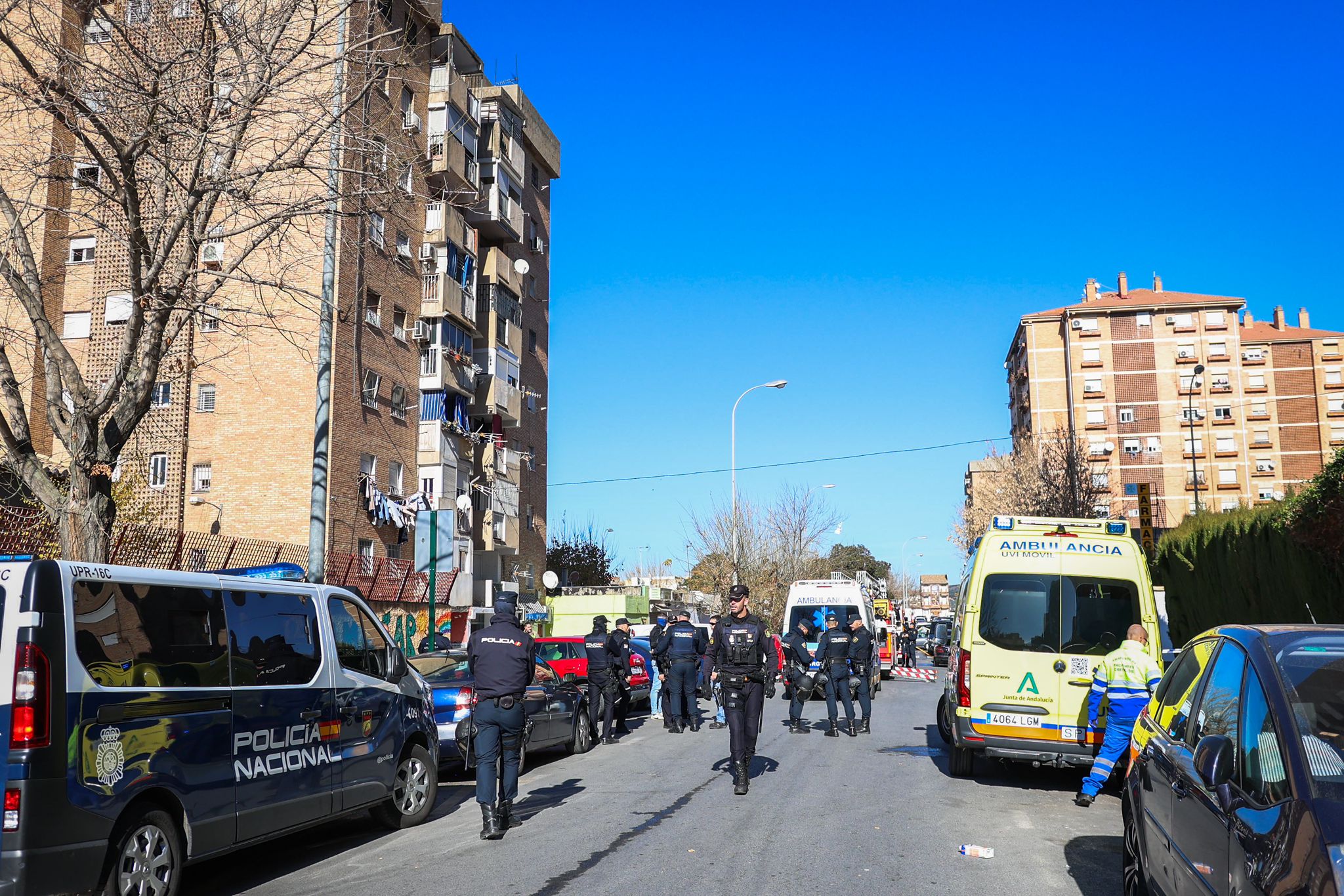 Las imágenes tras el incendio de Granada en el que ha muerto un bebé