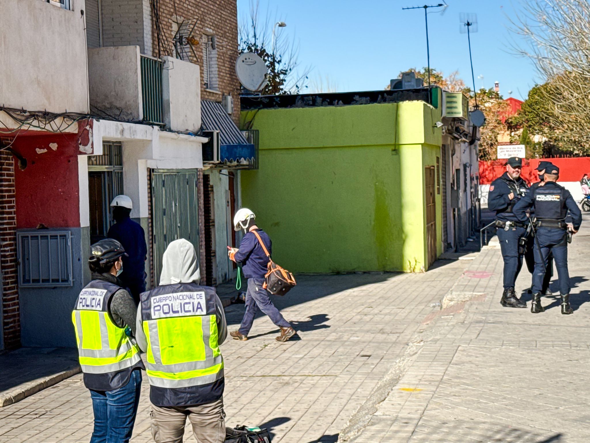 Las imágenes tras el incendio de Granada en el que ha muerto un bebé