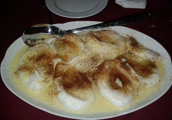 Pollas de leche, dulce de Navas de San Juan.