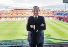 El director general del Granada, Alfredo García Amado, desde Los Cármenes.