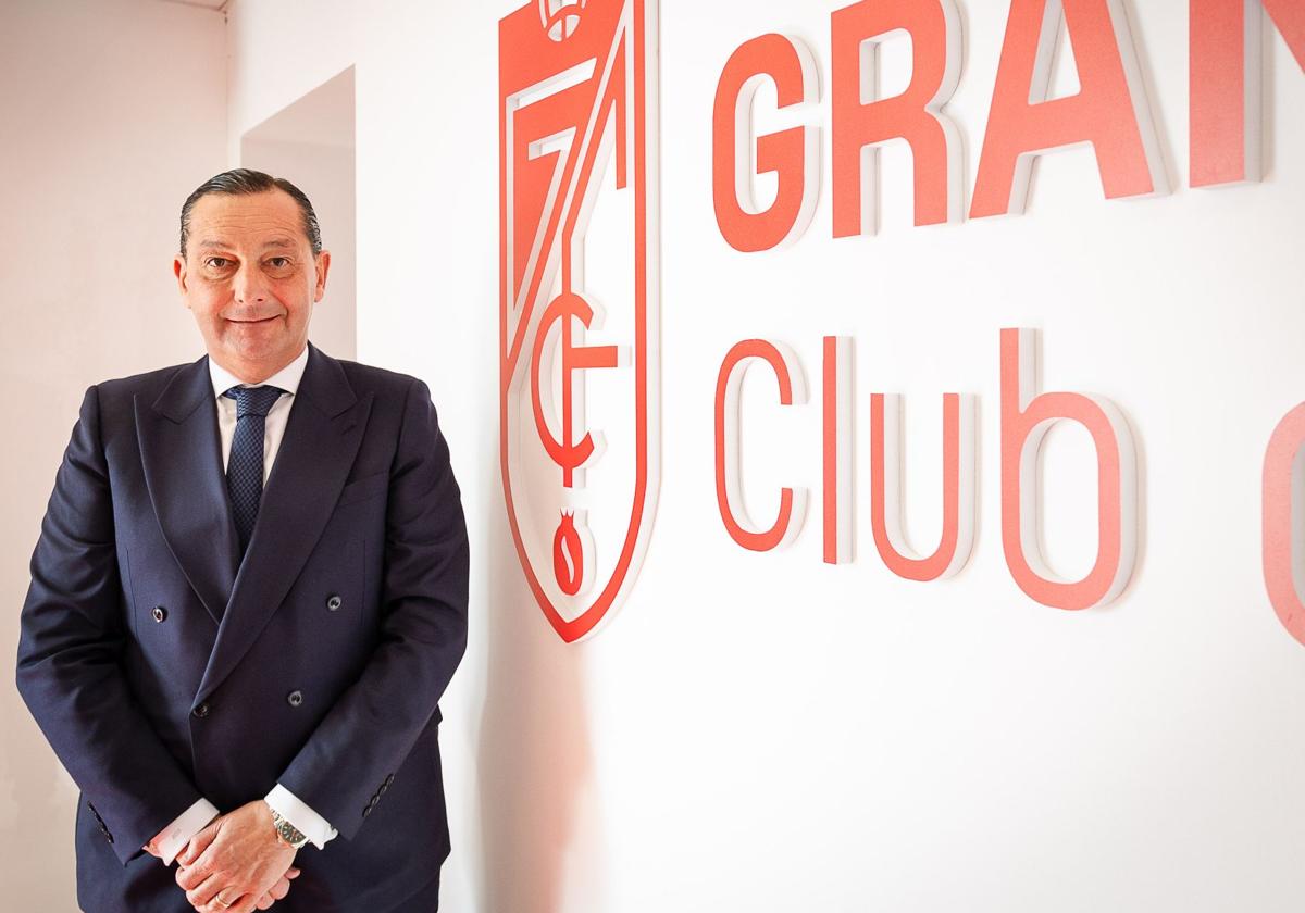 Alfredo García Amado, director general del Granada, en las oficinas del club.