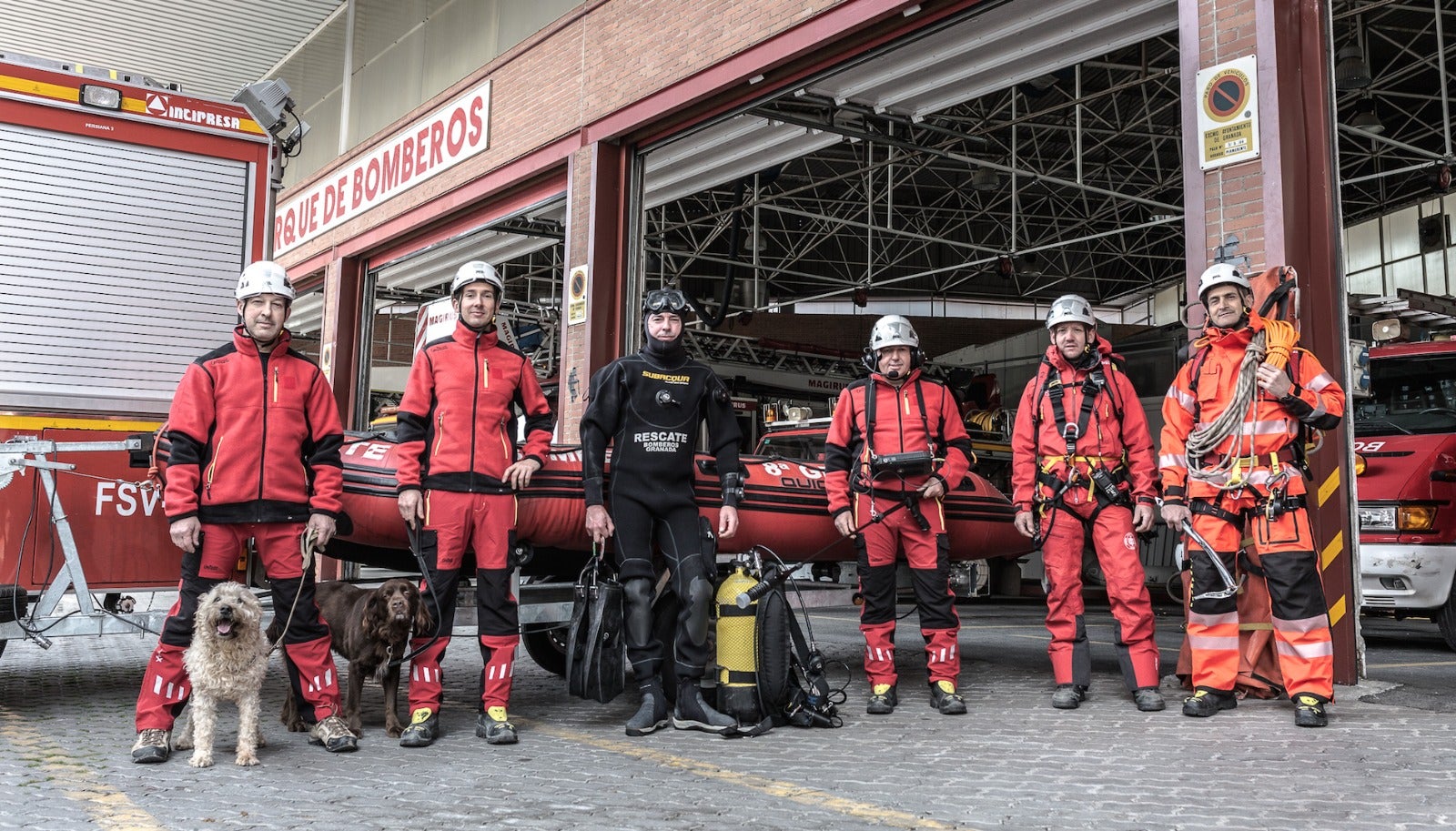 Bomberos de Granada: tres décadas de rescates y servicio