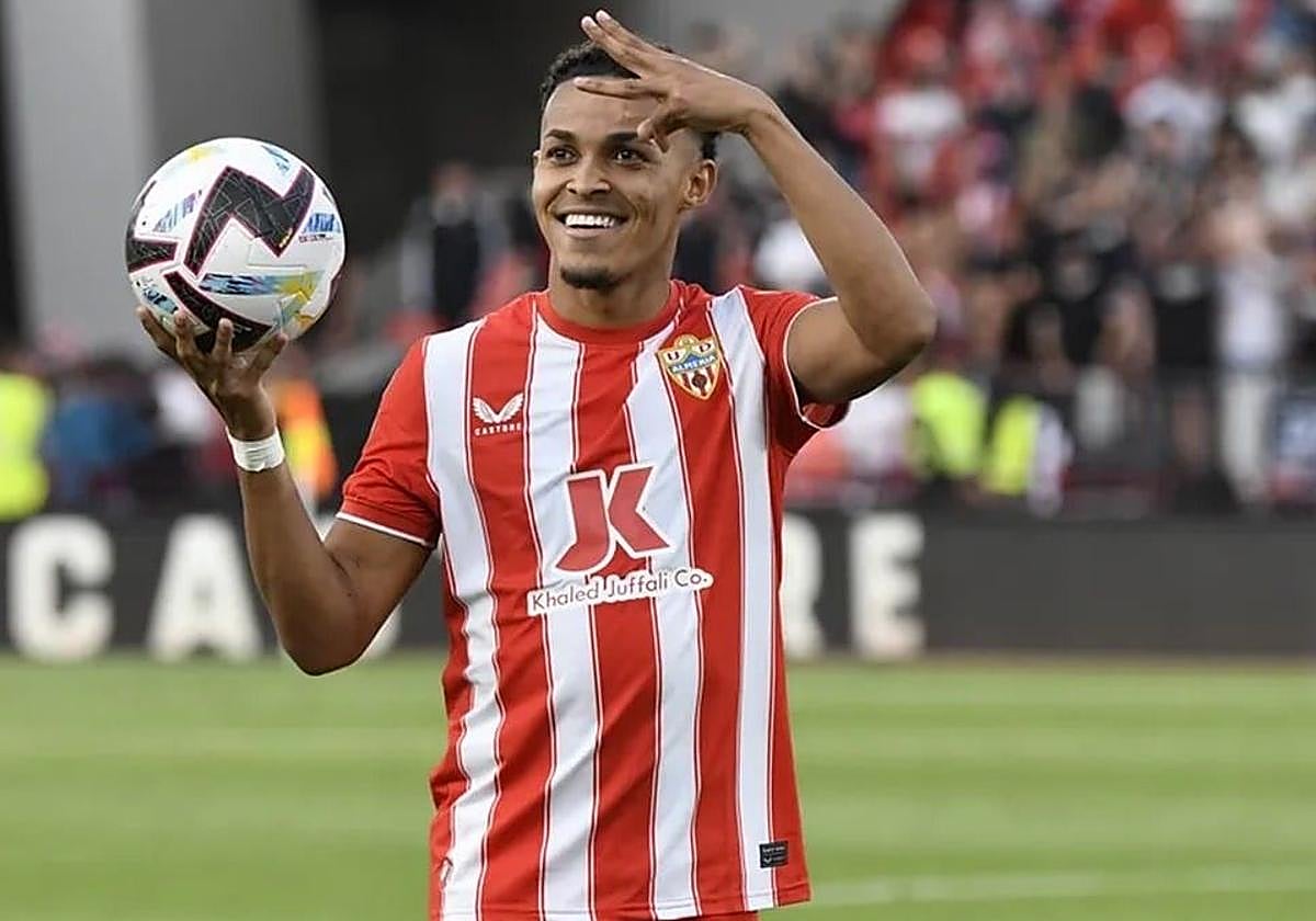 Lázaro tras hacer un 'hat-trick' con el Almería. UDA