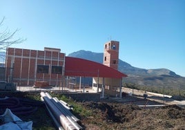 El parque de bomberos de Bedmar durante su construcción