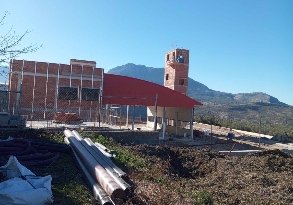 El parque de bomberos de Bedmar durante su construcción