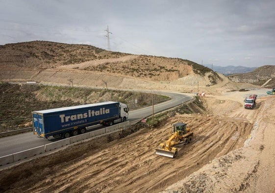 Foto de archivo de las obras del primer tramo de la carretera de la Alpujarra.