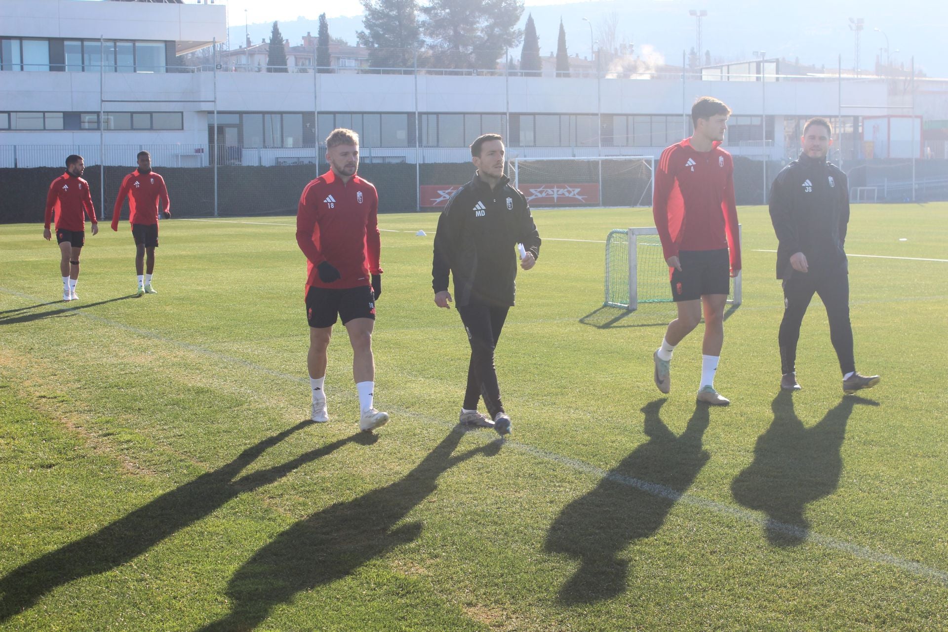 Kamil Józwiak y Miguel Rubio, junto a los readaptadores seguidos por Pablo Insua y Siren Diao.