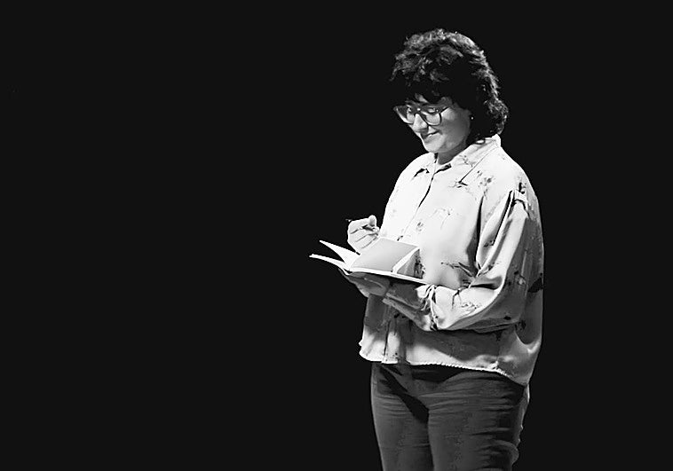 «La poesía es un gran vehículo para contar lo que ocurre»