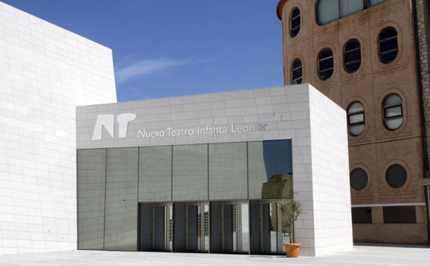 El Nuevo Teatro y el Albergue Juvenil, construidos en el casco histórico.