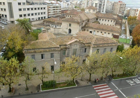 La antigua prisión provincial de Jaén, en el Paseo de la Estación, a principios de este siglo, clausurada a comienzos de la década de los noventa.