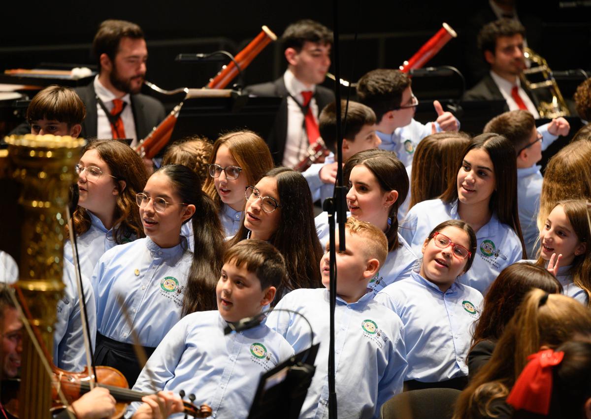 Imagen secundaria 1 - El concierto de valses y polkas de la OCAL recarga de energía a los almerienses y da inicio al año cultural