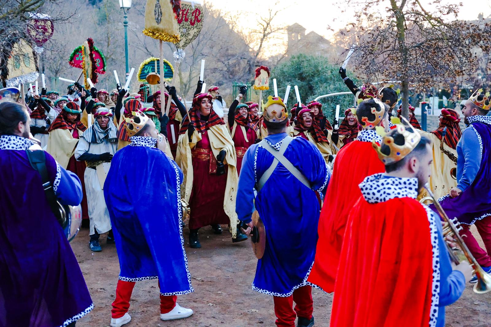 Las imágenes que no has visto de la cabalgata del Heraldo en Granada