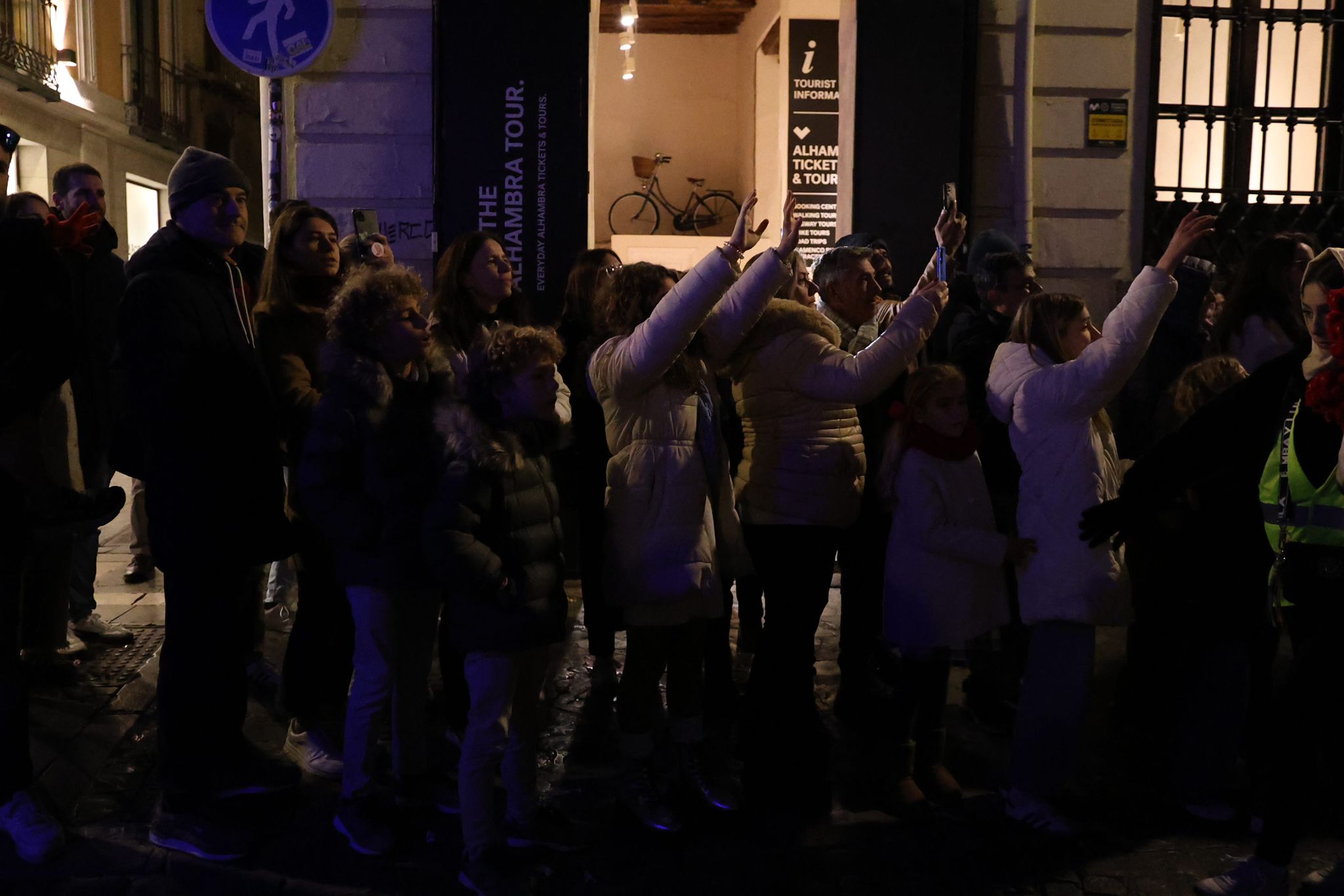 Las imágenes que no has visto de la cabalgata del Heraldo en Granada