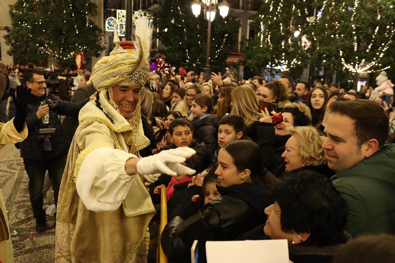 Las imágenes que no has visto de la cabalgata del Heraldo en Granada