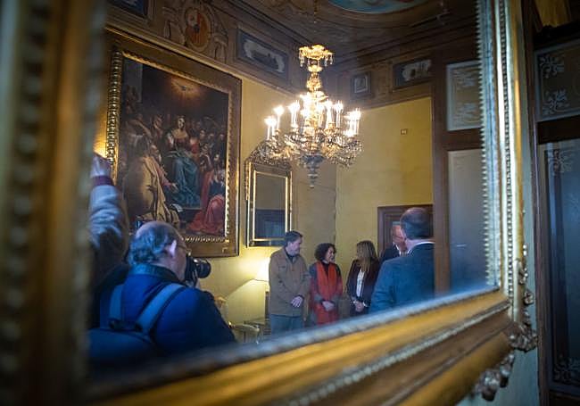 La reunión se ha celebrado en el salón de la Mariana.