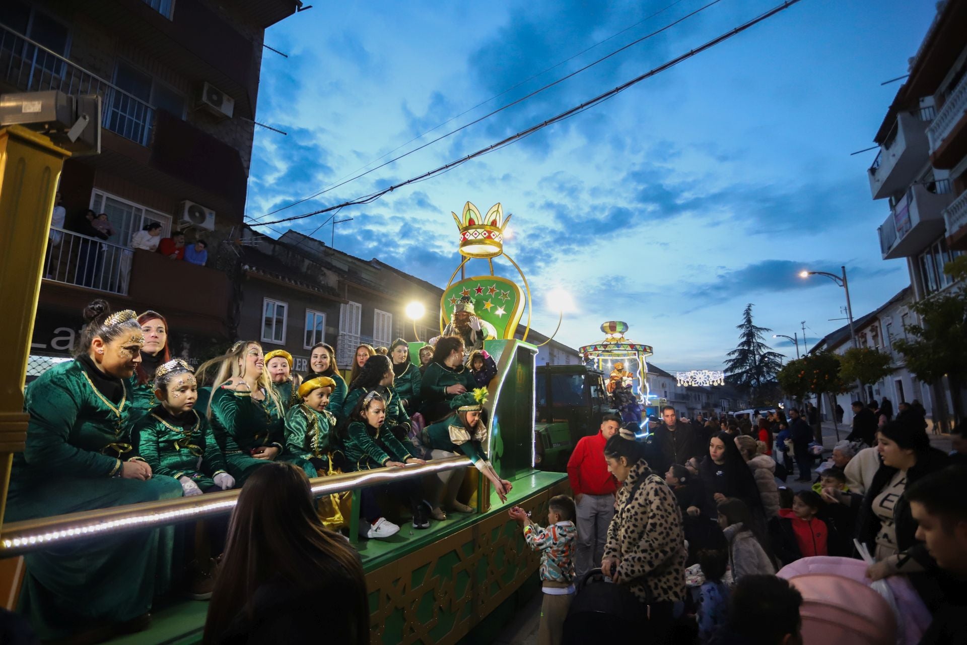 Las mejores imágenes de la cabalgata de los Reyes Magos en Pinos Puente