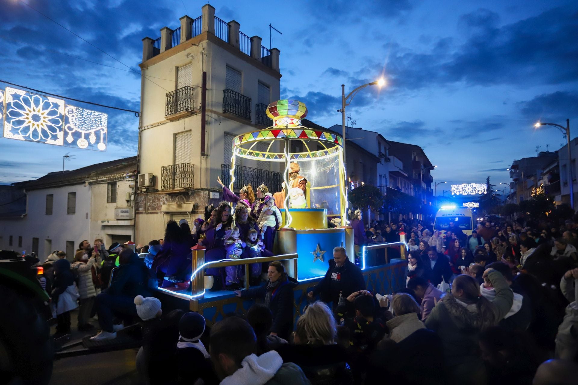 Las mejores imágenes de la cabalgata de los Reyes Magos en Pinos Puente