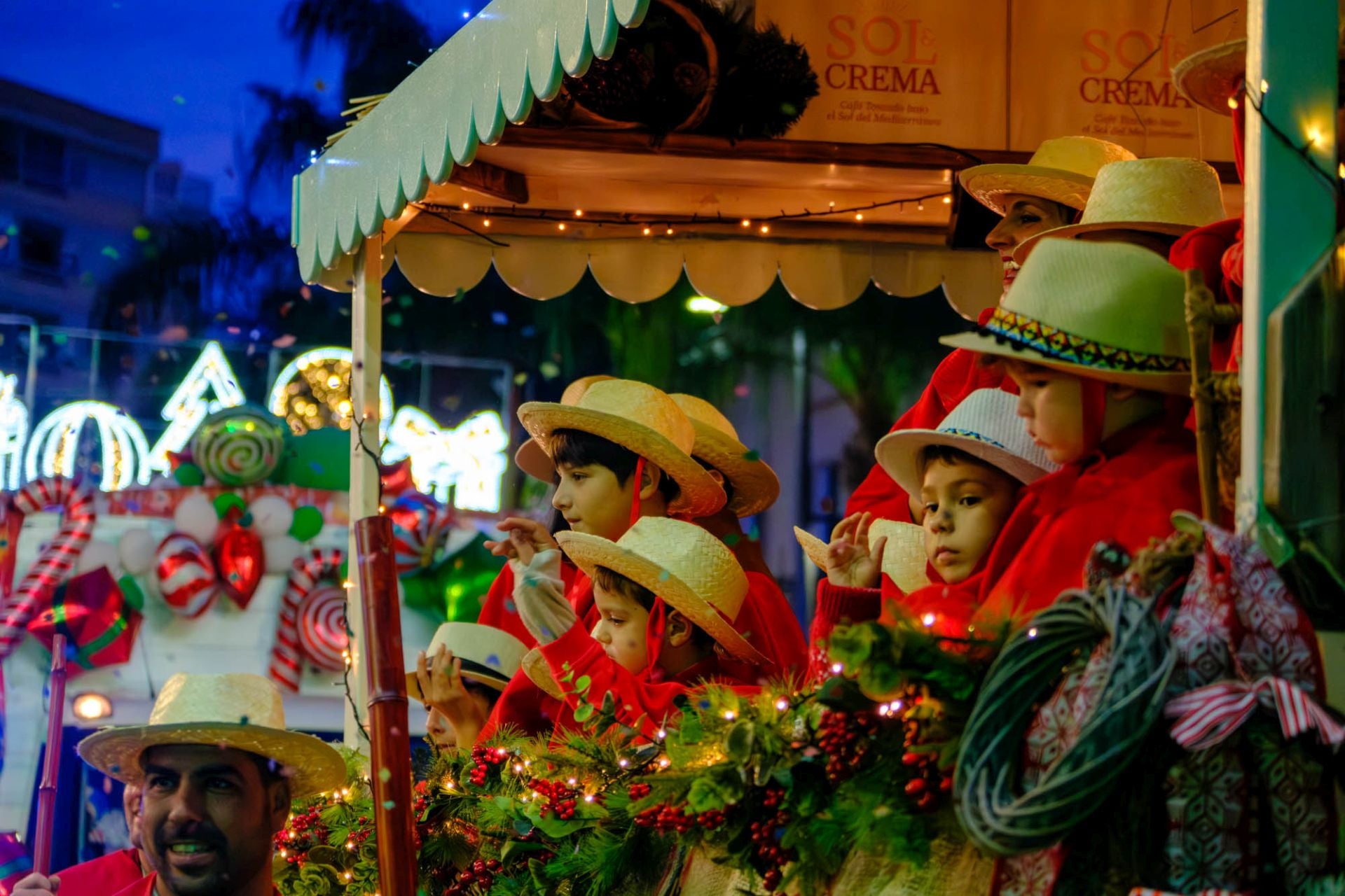 Así se ha vivido la cabalgata de los reyes Magos en Motril