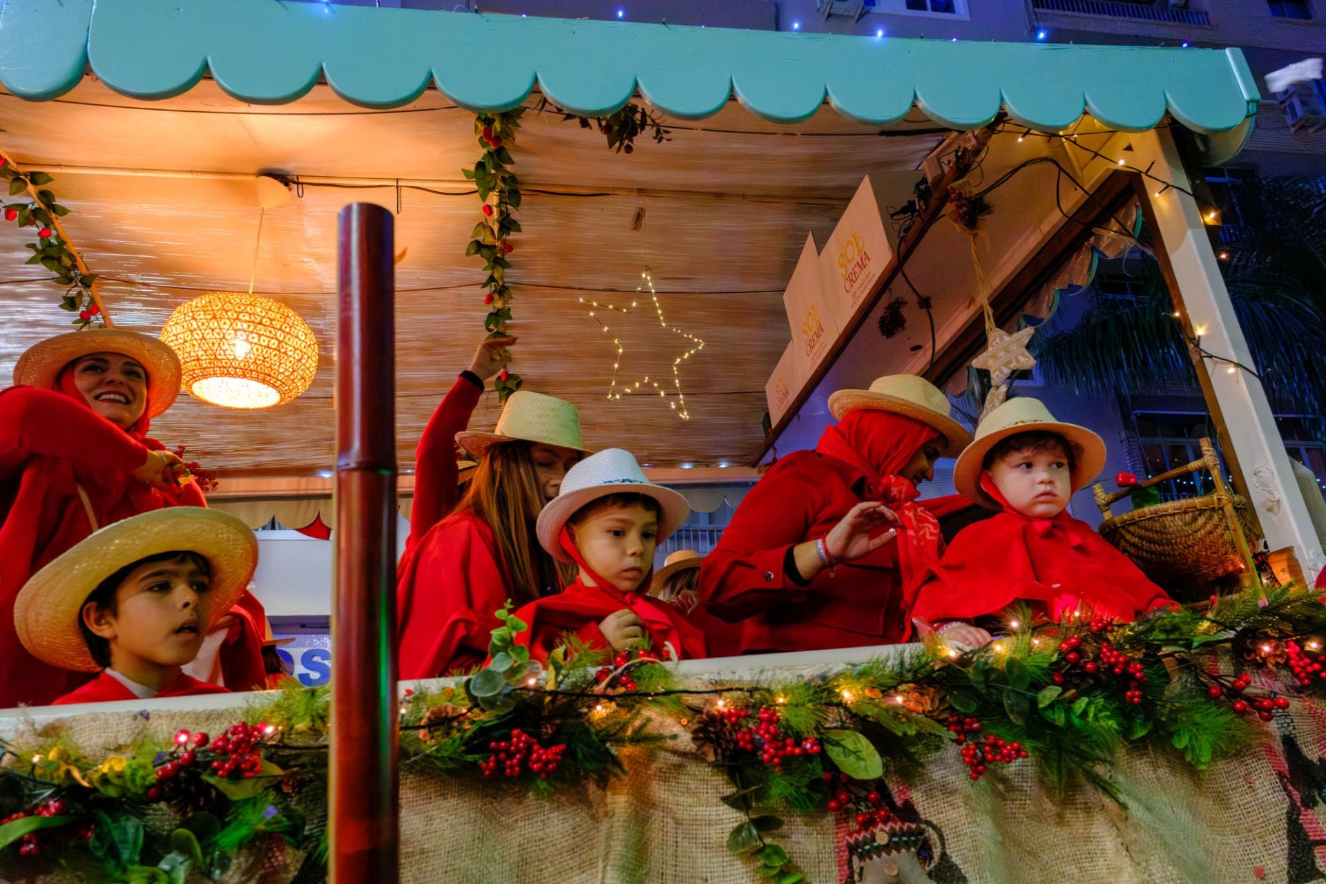 Así se ha vivido la cabalgata de los reyes Magos en Motril