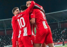 Los jugadores del Almería celebrando un gol contra el Sevilla.