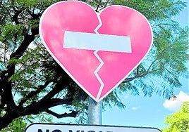 Cartel en una vía urbana contra la violencia de género.