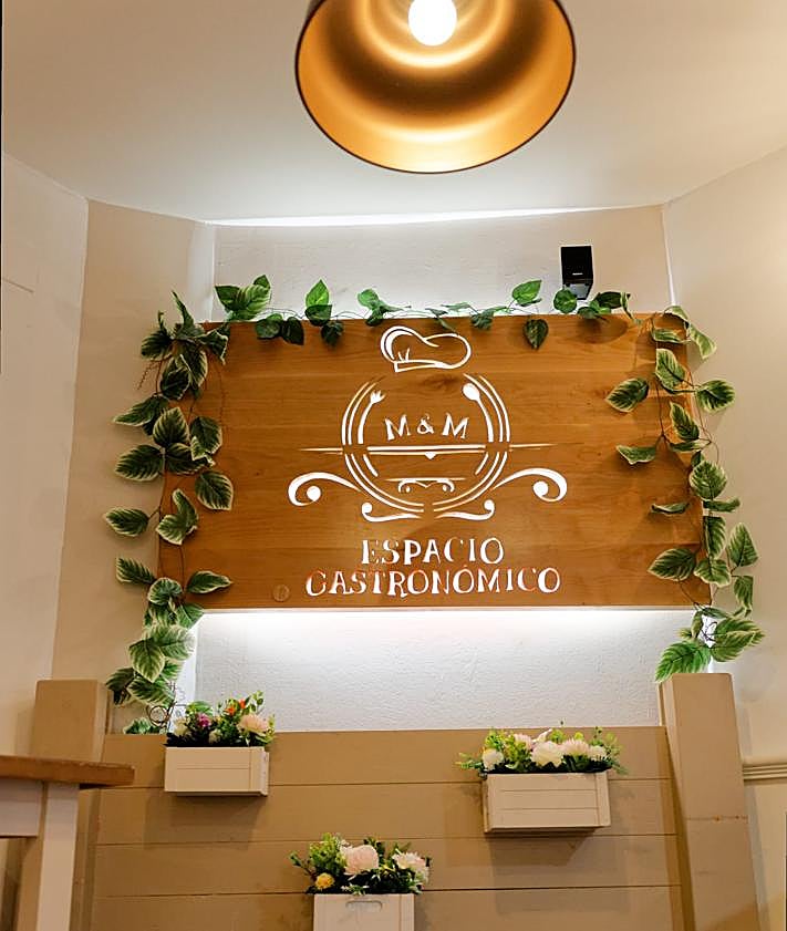 Imagen secundaria 2 - «Somos de Senegal y traemos a Granada la comida tradicional africana»