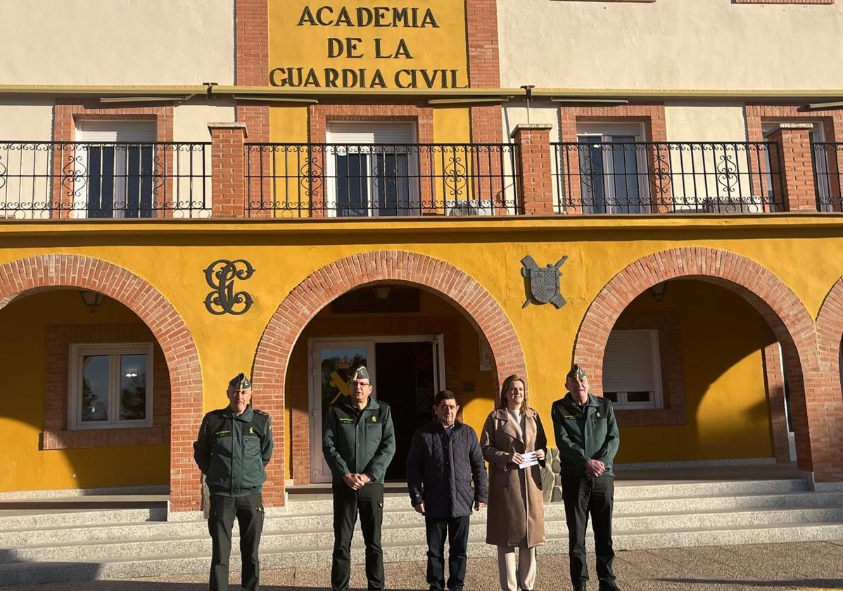 Visita del presidente de la Diputación a la Academia de la Guardia Civil de Baeza.