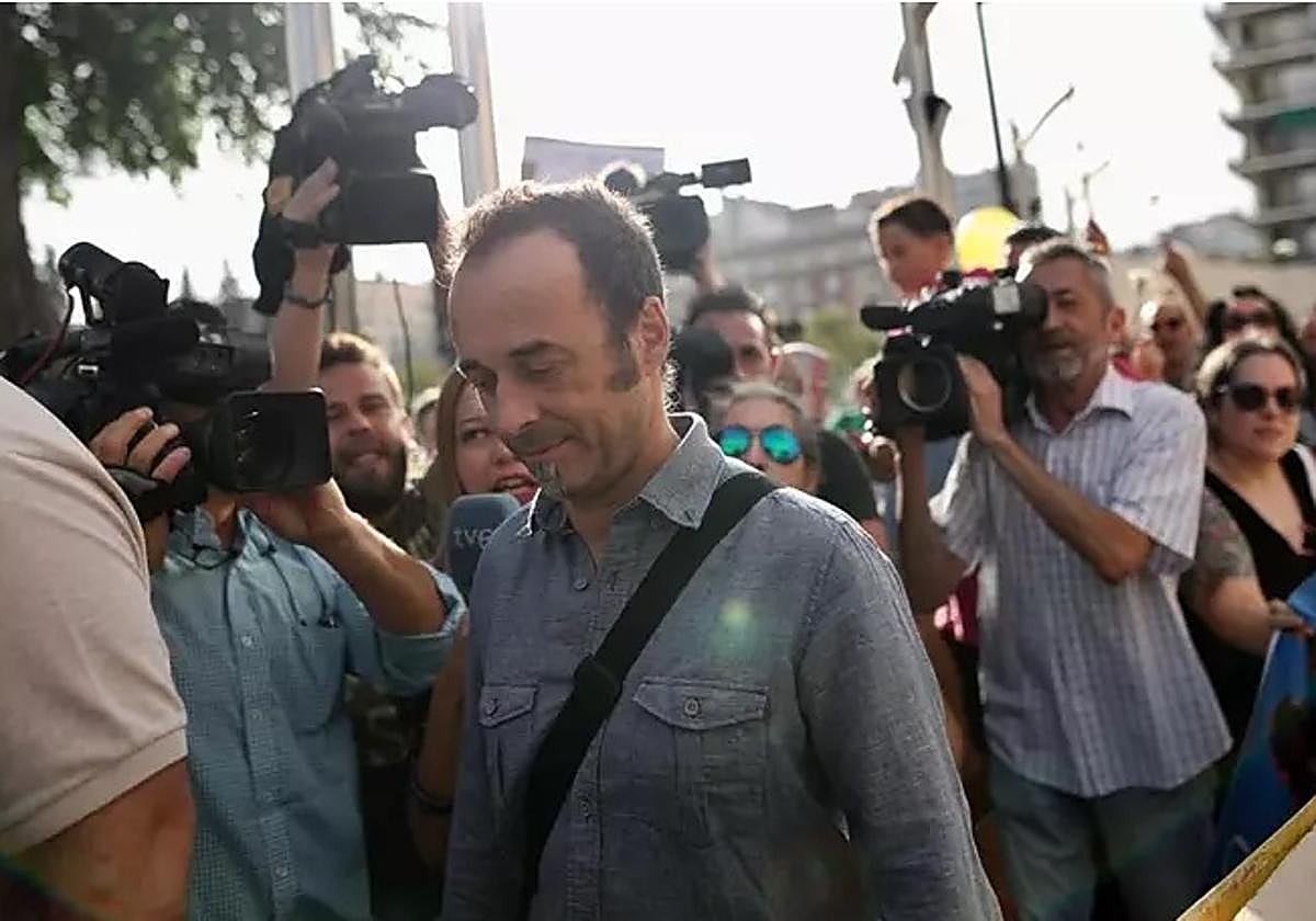Francesco Arcuri, expareja de Juana Rivas, llegando a los juzgados de Granada en 2017.