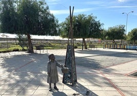 Estatua en honor a las mujeres agricultoras dañada.