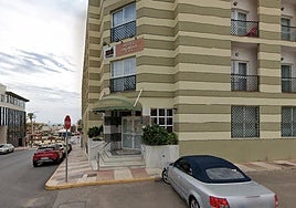 Habilitan un tercer dispositivo de acogida de migrantes de Canarias en un hotel de Aguadulce