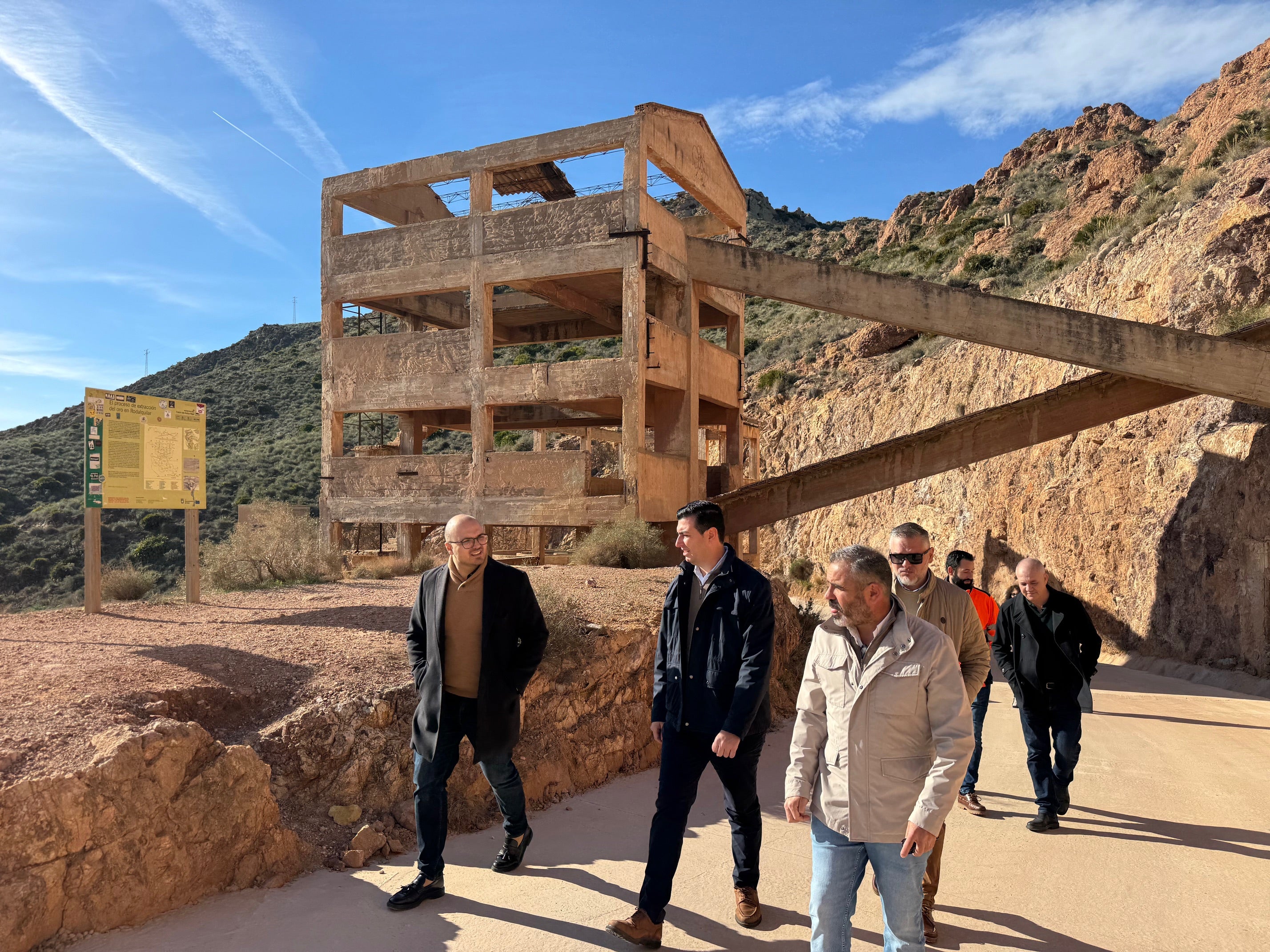La vía ciclopeatonal para redescubrir el pasado minero de Rodalquilar, ya en obras