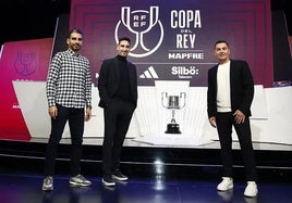 Portela, David Cobeño y Francisco, antes del sorteo.