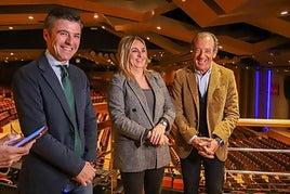 Los trabajos han sido supervisados por la alcaldesa Marifrán Carazo y el director técnico del Palacio Francisco Barranco, acompañados por otros miembros del Ayuntamiento, como el edil Jorge Saavedra.