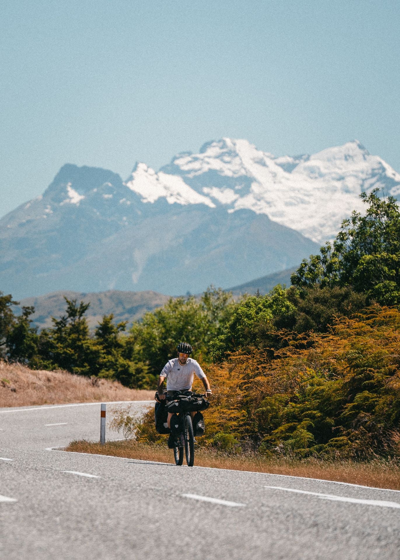 Las espectaculares imágenes del granadino que recorre Nueva Zelanda en bicicleta
