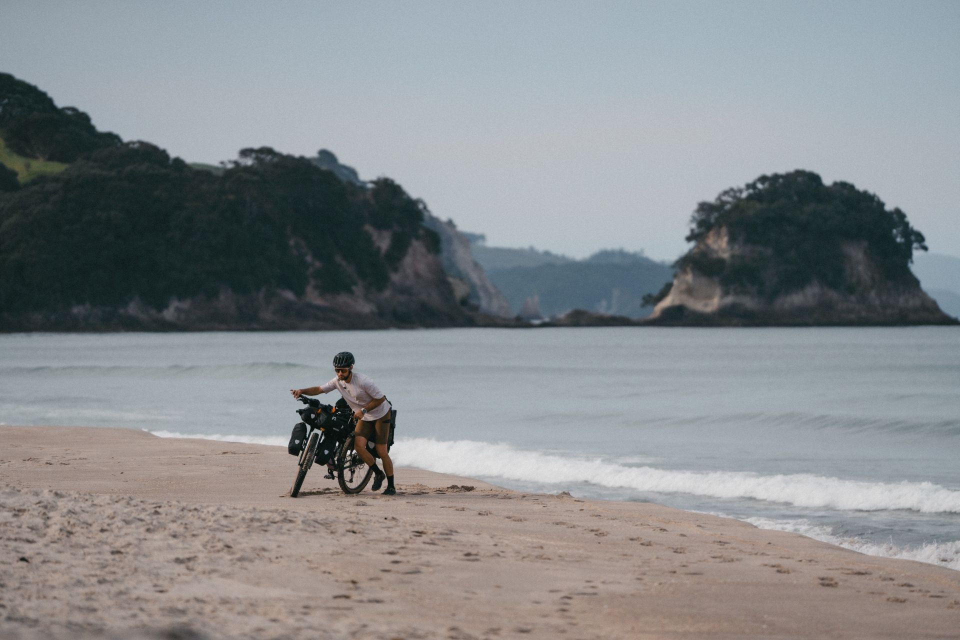 Las espectaculares imágenes del granadino que recorre Nueva Zelanda en bicicleta