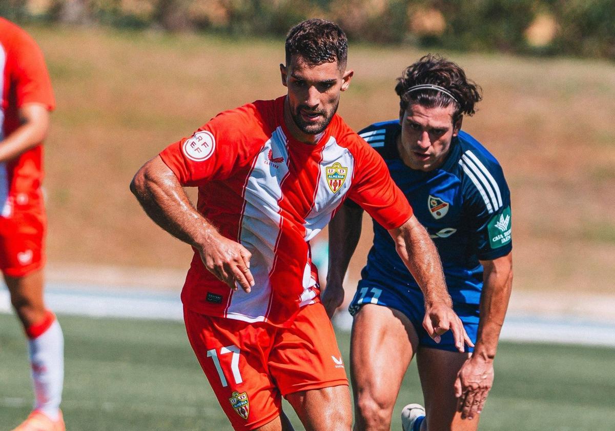 Luis Lara cambió el partido frente al Orihula y puede ser titular.