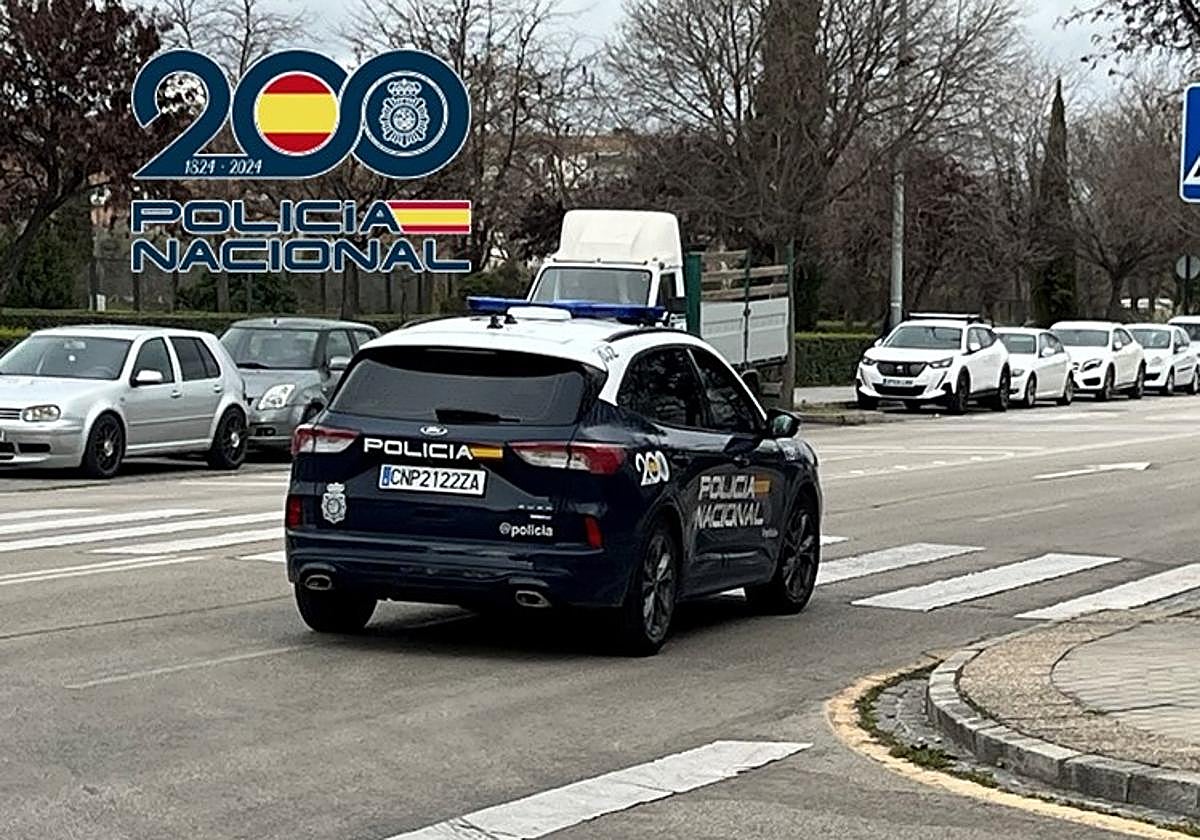 Dos identificados en Granada por romperle una botella en la cara a un hombre para robarle