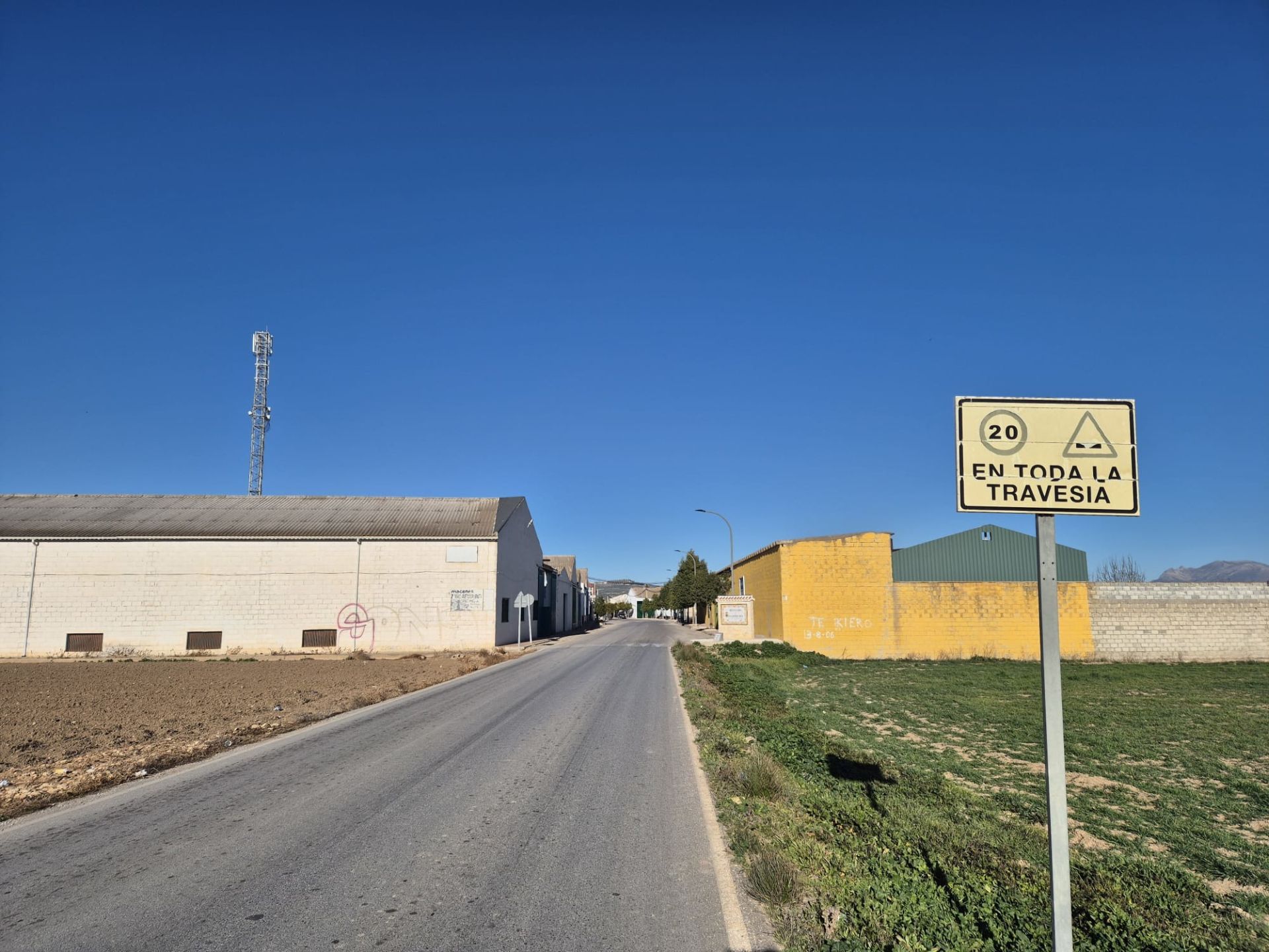 Vía de acceso a la A-92 de Valderrubio