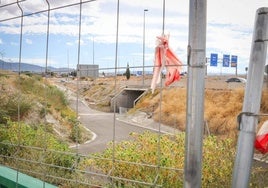 Parte vallada y terminada de las obras del carril.