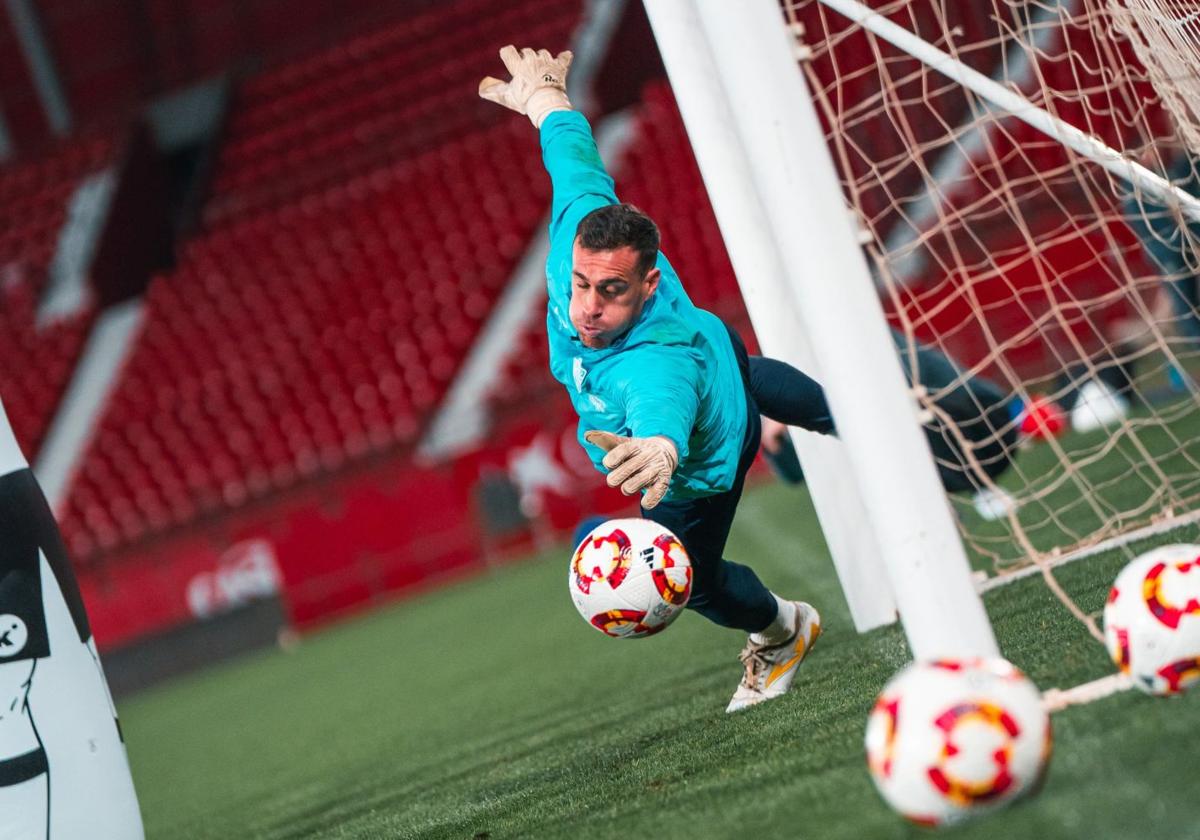 Fernando en un entrenamiento del Almería